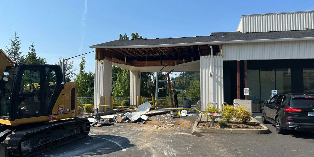 Clackamas Deputies Search for ATM Thieves after Excavator Smash-and-Grab