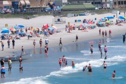 Fort Lauderdale Father Saves Daughters from Drowning, Dies in Rescue Attempt