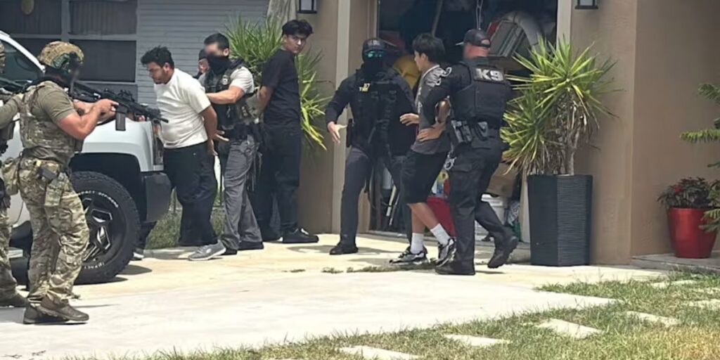 ICE Arrests Suspected MS-13 Gang Member after Standoff in Orlando-Area Home (1)