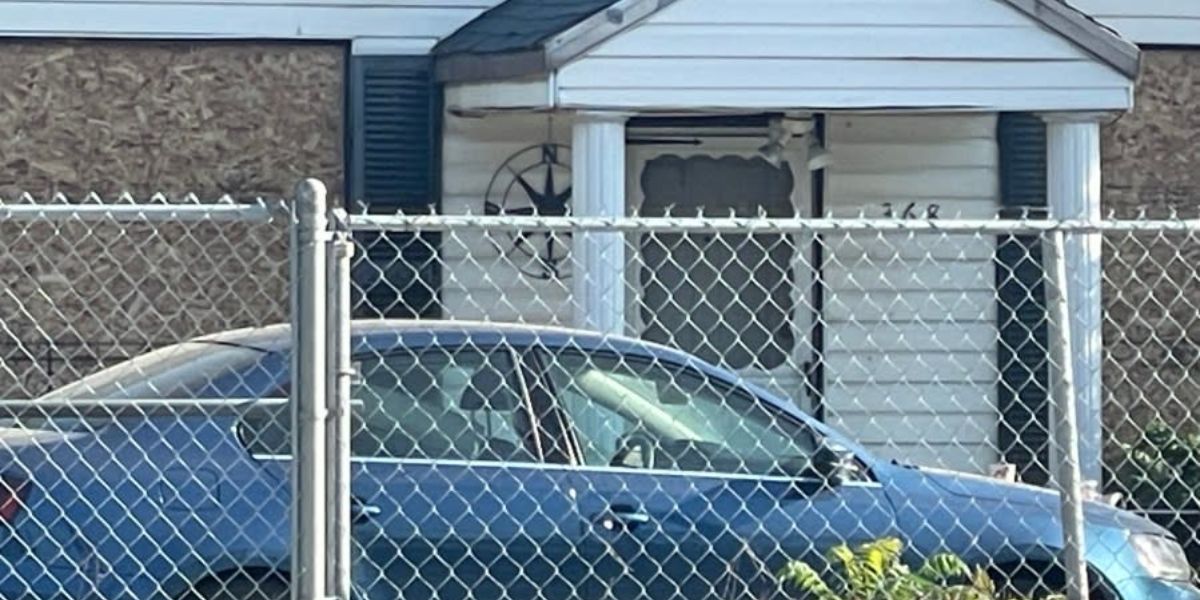 Murray man found hiding in trap door during SWAT raid, faces drug and weapons charges