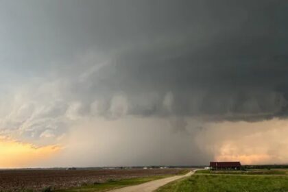 Severe weather risk issued for Southern Oklahoma and Northern Texas; Winds, Large Hail, and Tornadoes expected